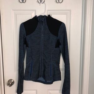 Lululemon‘Jean’ colour zip up. Sz 4